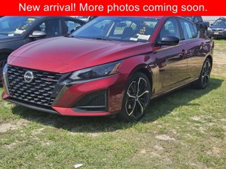 Used 2023 Nissan Altima 2.5 SR image 1