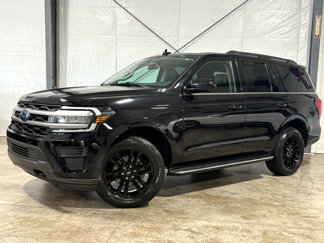 Used 2022 Ford Expedition XLT image 1