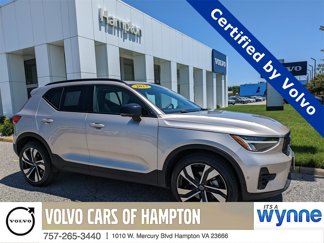 Certified 2023 Volvo XC40 B5 Plus image 1