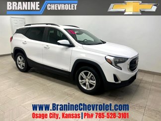 Used 2021 GMC Terrain SLE w/ Driver Convenience Package image 1