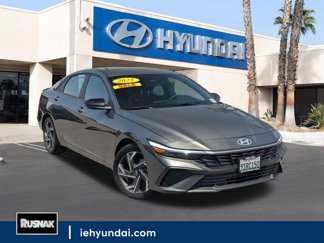 Certified 2025 Hyundai Elantra Sport image 1