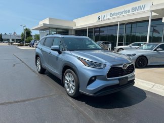 Used 2022 Toyota Highlander Limited image 1