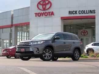 Used 2019 Toyota Highlander XLE image 1