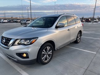 Used 2019 Nissan Pathfinder SL image 1