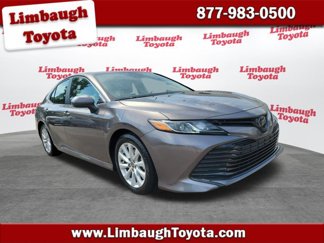 Used 2020 Toyota Camry LE image 1