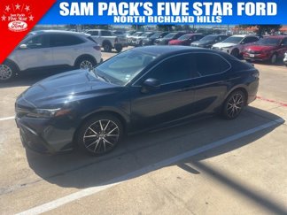 Used 2021 Toyota Camry SE image 1