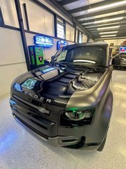 Used 2023 Land Rover Defender 110 V8 image 1