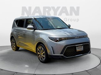 Used 2023 Kia Soul LX image 1