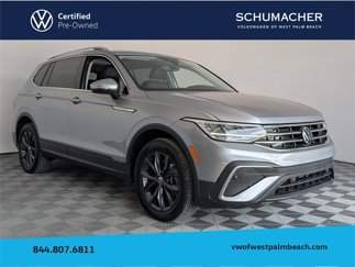 Used 2022 Volkswagen Tiguan SE w/ Panoramic Sunroof Package image 1