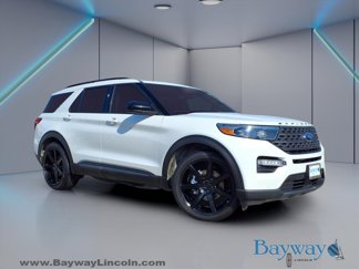 Used 2022 Ford Explorer XLT w/ Equipment Group 202A image 1