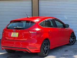 Used 2015 Ford Focus SE w/ SE Sport Package image 1