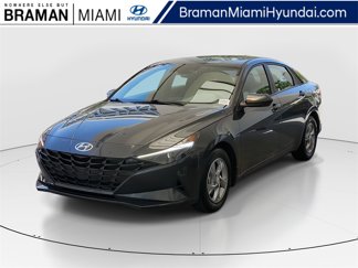 Certified 2023 Hyundai Elantra SE image 1