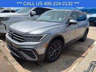 Used 2024 Volkswagen Tiguan SE image 1