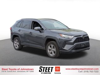 Used 2022 Toyota RAV4 XLE image 1