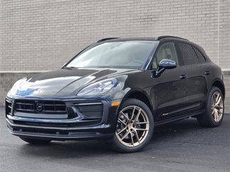 Used 2024 Porsche Macan image 1