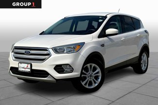 Used 2017 Ford Escape SE w/ SE Cold Weather Package image 1