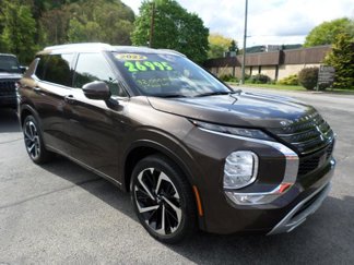 Used 2022 Mitsubishi Outlander SEL image 1