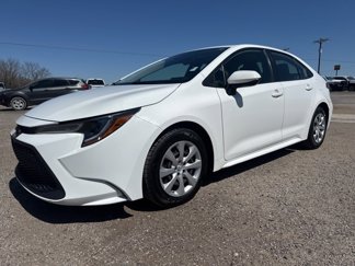 Used 2022 Toyota Corolla LE image 1