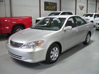 Used 2004 Toyota Camry LE image 1