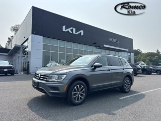 Used 2019 Volkswagen Tiguan SE w/ Panoramic Sunroof Package image 1
