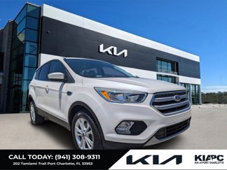 Used 2019 Ford Escape SE image 1