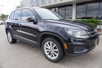 Used 2017 Volkswagen Tiguan Limited w/ Premium Package image 1