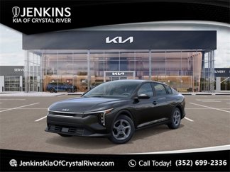 New 2025 Kia K4 LXS image 1