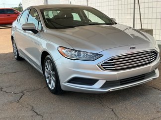 Used 2017 Ford Fusion SE image 1