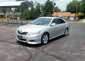 Used 2011 Toyota Camry SE image 1