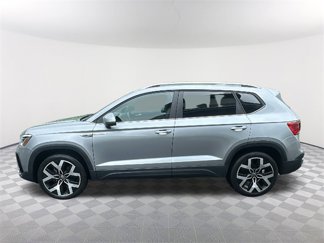 Used 2022 Volkswagen Taos SEL w/ Panoramic Sunroof Package image 1