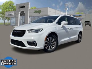 Used 2022 Chrysler Pacifica Touring-L w/ Uconnect Theater Family Group image 1