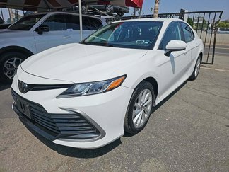 Used 2022 Toyota Camry LE image 1