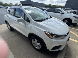 Used 2018 Chevrolet Trax LT w/ LT Convenience Package image 1