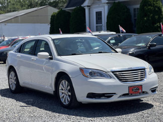 Used 2011 Chrysler 200 Touring image 1