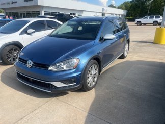 Used 2017 Volkswagen Golf Alltrack SEL image 1