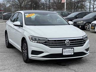 Used 2021 Volkswagen Jetta SE w/ SE Cold Weather Package image 1