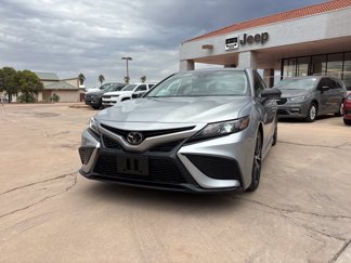 Used 2022 Toyota Camry SE image 1