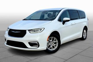 Used 2023 Chrysler Pacifica Touring-L image 1