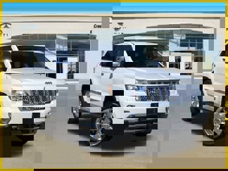 Used 2013 Jeep Grand Cherokee Overland Summit image 1