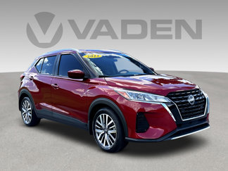 Certified 2023 Nissan Kicks SV image 1