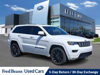 Used 2019 Jeep Grand Cherokee Altitude image 1