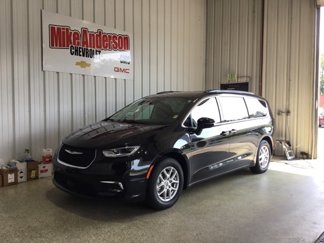 Used 2022 Chrysler Pacifica Touring-L image 1