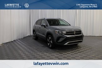New 2024 Volkswagen Taos SE w/ Panoramic Sunroof Package image 1