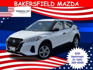 Used 2021 Nissan Kicks S image 1