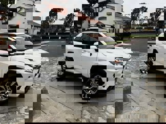Used 2021 Toyota RAV4 XLE Premium image 1