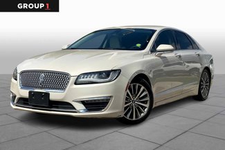 Used 2020 Lincoln MKZ image 1