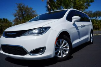 Used 2018 Chrysler Pacifica Touring Plus image 1