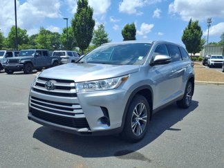 Used 2019 Toyota Highlander LE image 1