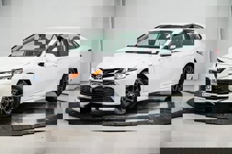Used 2019 Toyota Camry LE image 1