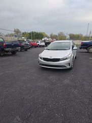Used 2017 Kia Forte LX image 1